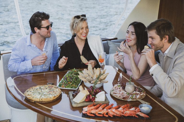 Lifestyle Charters_FELIX_Friends and food