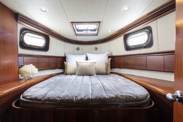 Lifestyle Charters Enigma VIP cabin