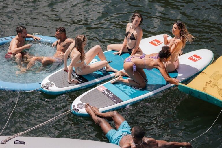 Felix-boat-Lifestyle Charters-240-lifestyle