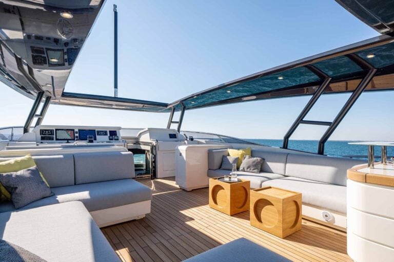 Lifestyle Charters Sirenuse offers luxury day and overnight charters with family and friends (5)