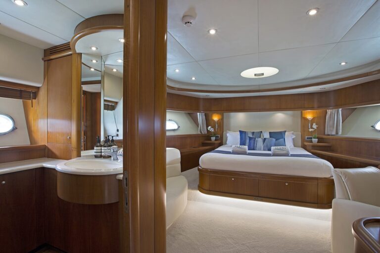 lifestyle-charters-015-interiors