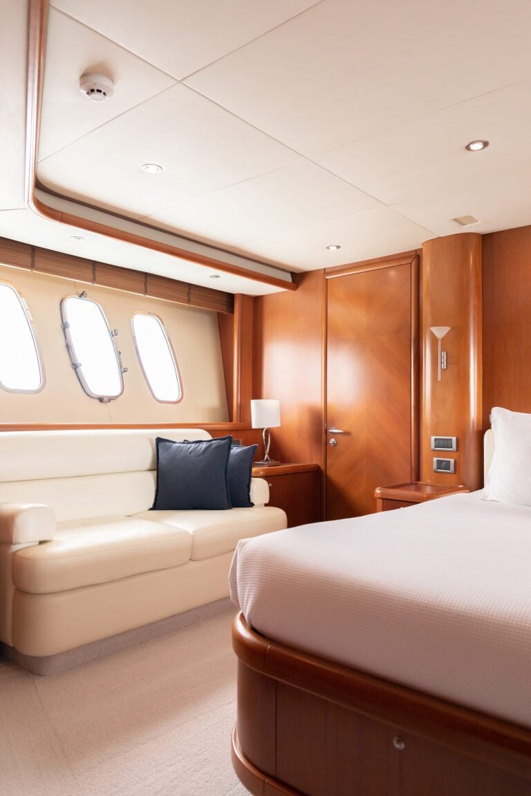 lifestyle-charters-112-interiors