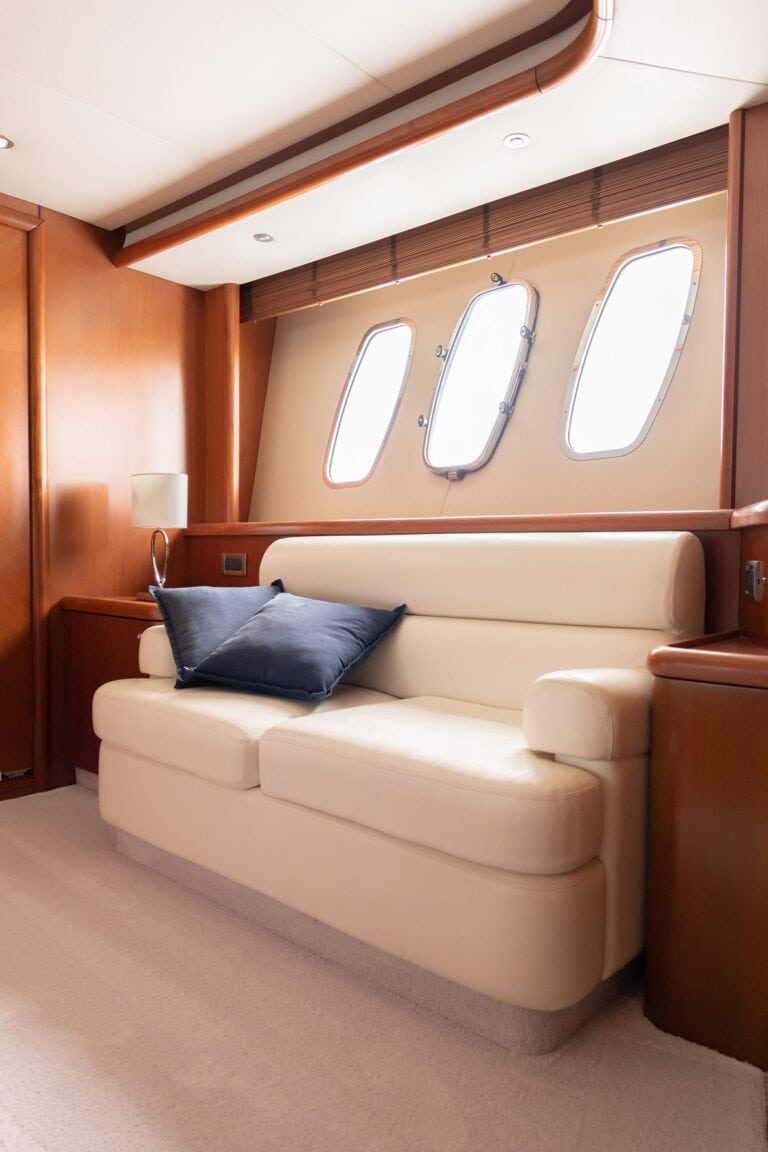 lifestyle-charters-114-interiors