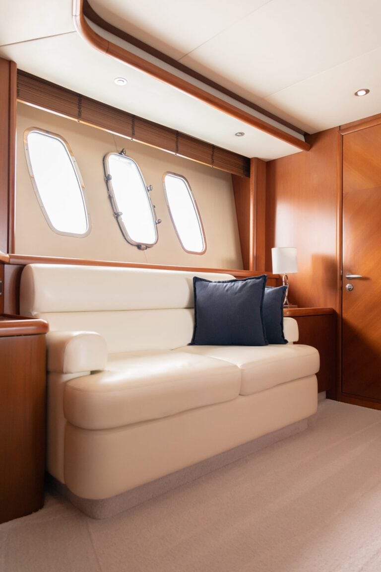 lifestyle-charters-115-interiors