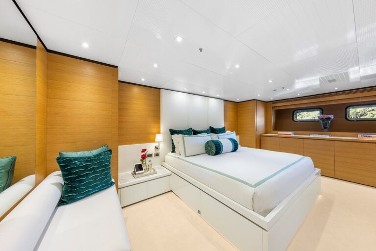 Mischief-superyacht-on-Sydney-Harbou-interiorsr-(7)