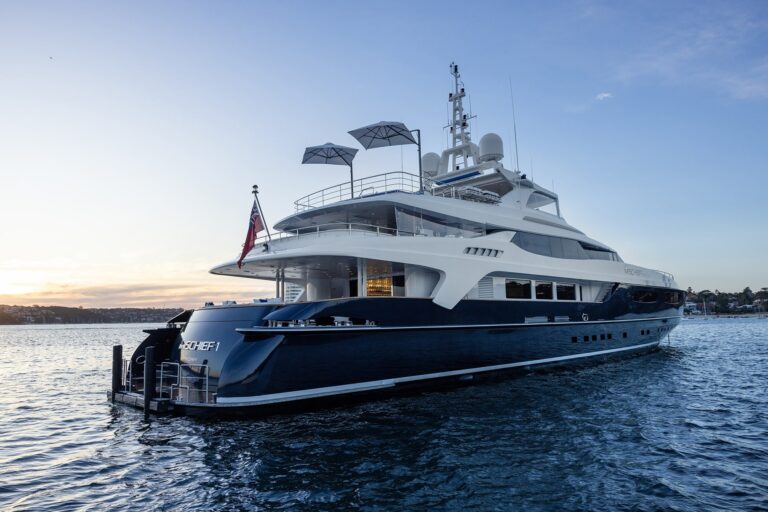 Mischief-superyacht-on-Sydney-Harbour-boat(65)