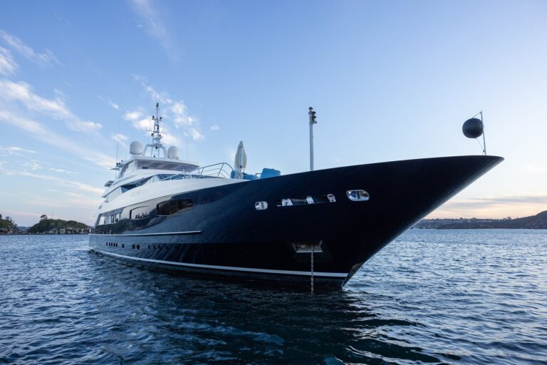 Mischief-superyacht-on-Sydney-Harbour-boat(66)