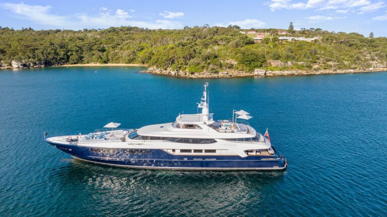 Mischief-superyacht-on-Sydney-Harbour-boat(74)