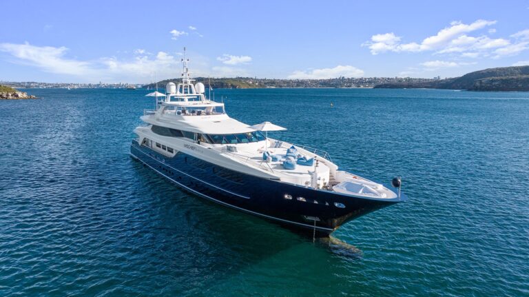 Mischief-superyacht-on-Sydney-Harbour-boat(76)