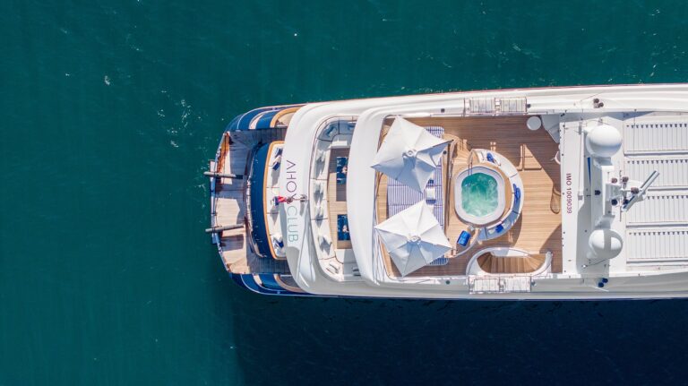 Mischief-superyacht-on-Sydney-Harbour-boat(78)