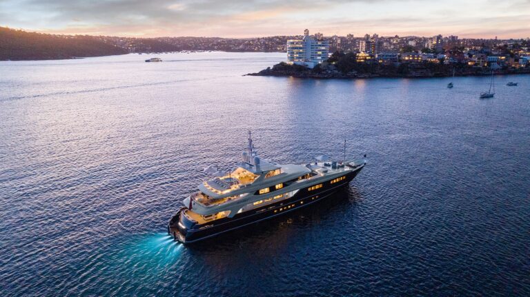 Mischief-superyacht-on-Sydney-Harbour-boat(84)