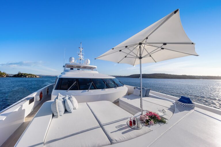 Mischief-superyacht-on-Sydney-Harbour-exteriors-(29)