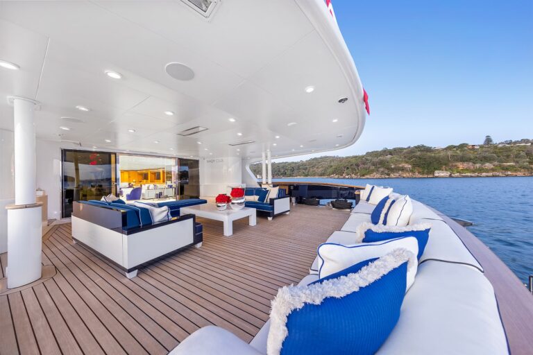 Mischief-superyacht-on-Sydney-Harbour-exteriors-(68)