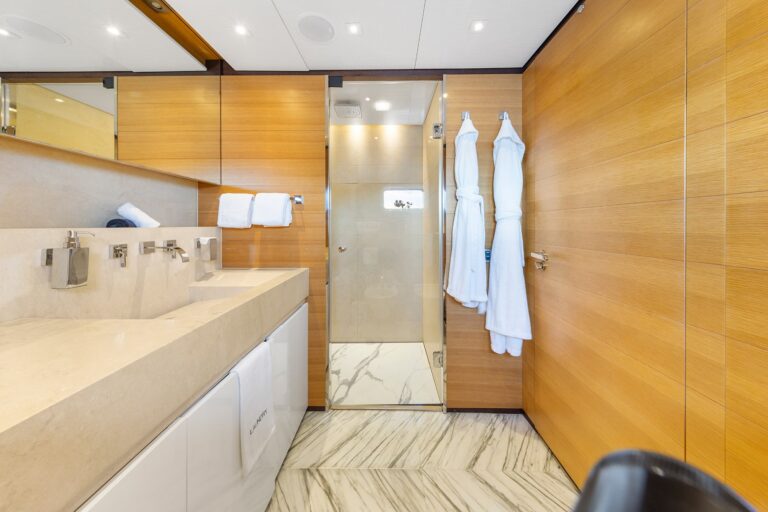 Mischief-superyacht-on-Sydney-Harbour-interiors-(11)