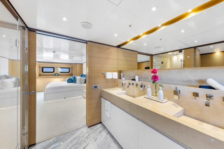 Mischief-superyacht-on-Sydney-Harbour-interiors-(15)