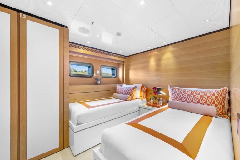 Mischief-superyacht-on-Sydney-Harbour-interiors-(17)