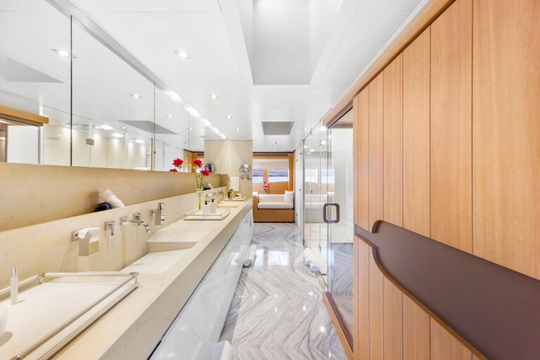 Mischief-superyacht-on-Sydney-Harbour-interiors-(20)