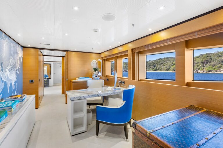 Mischief-superyacht-on-Sydney-Harbour-interiors-(24)