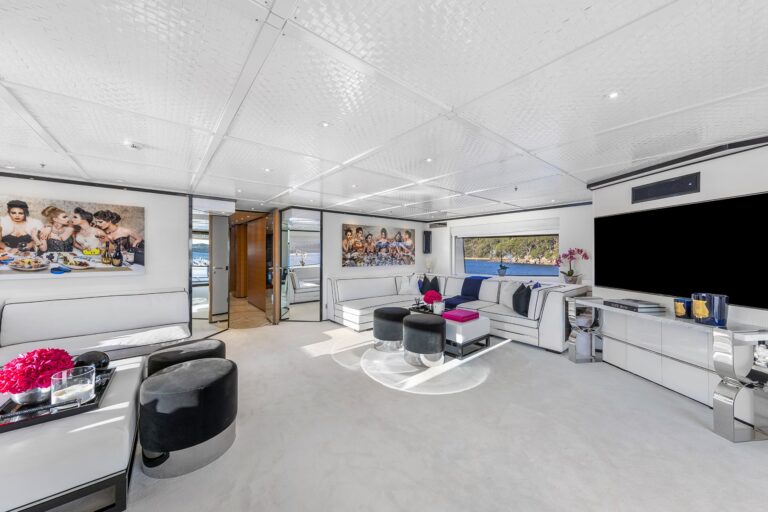 Mischief-superyacht-on-Sydney-Harbour-interiors-(41)