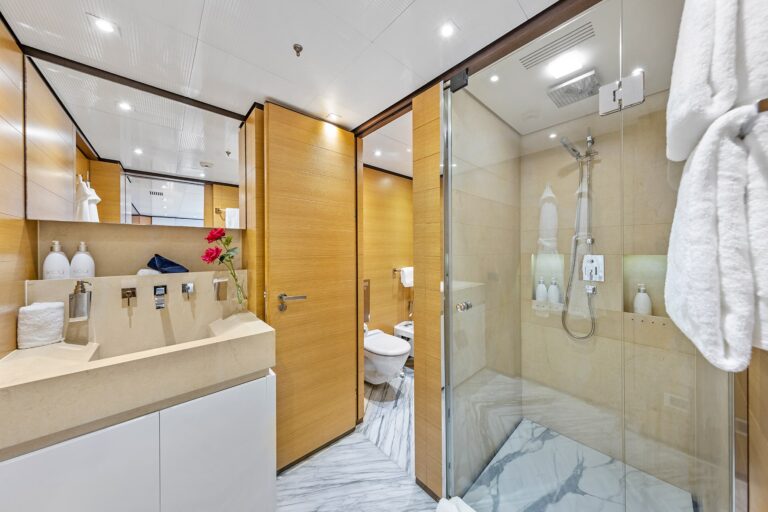 Mischief-superyacht-on-Sydney-Harbour-interiors-(44)